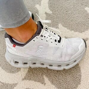 Women's On Running Cloudgo Low Top Sneakers